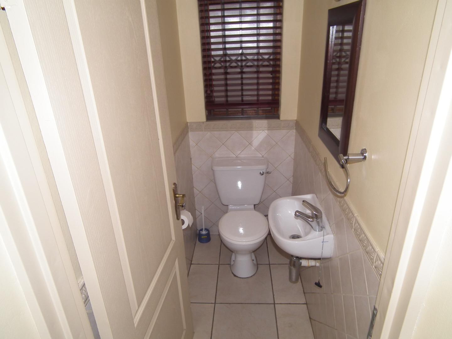 608585_247_Kent_Vacant_005.JPG