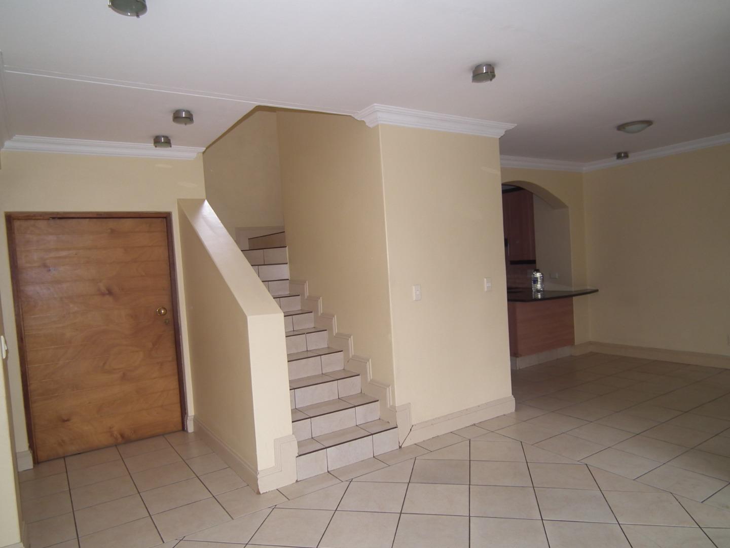 608585_247_Kent_Vacant_007.JPG