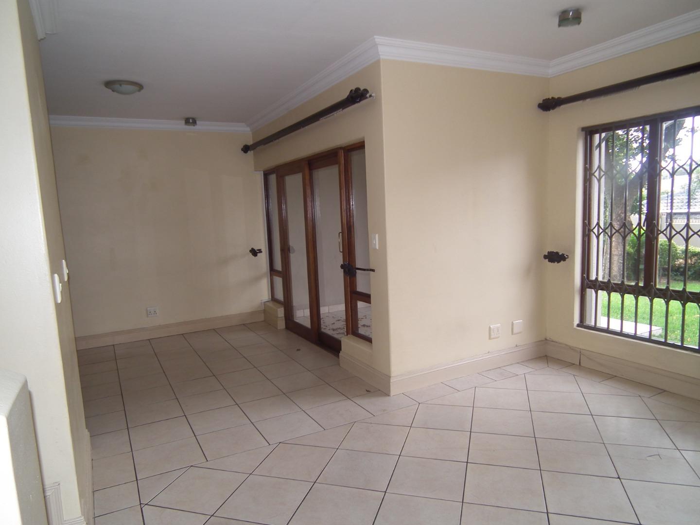 608585_247_Kent_Vacant_017.JPG