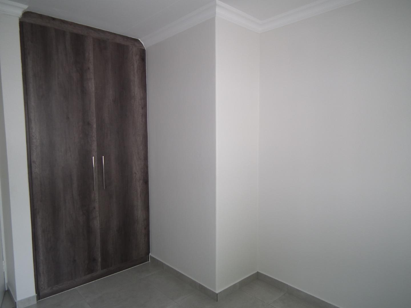 756808_21_Malcolm_Pre_Ridge_Renovated_014.JPG