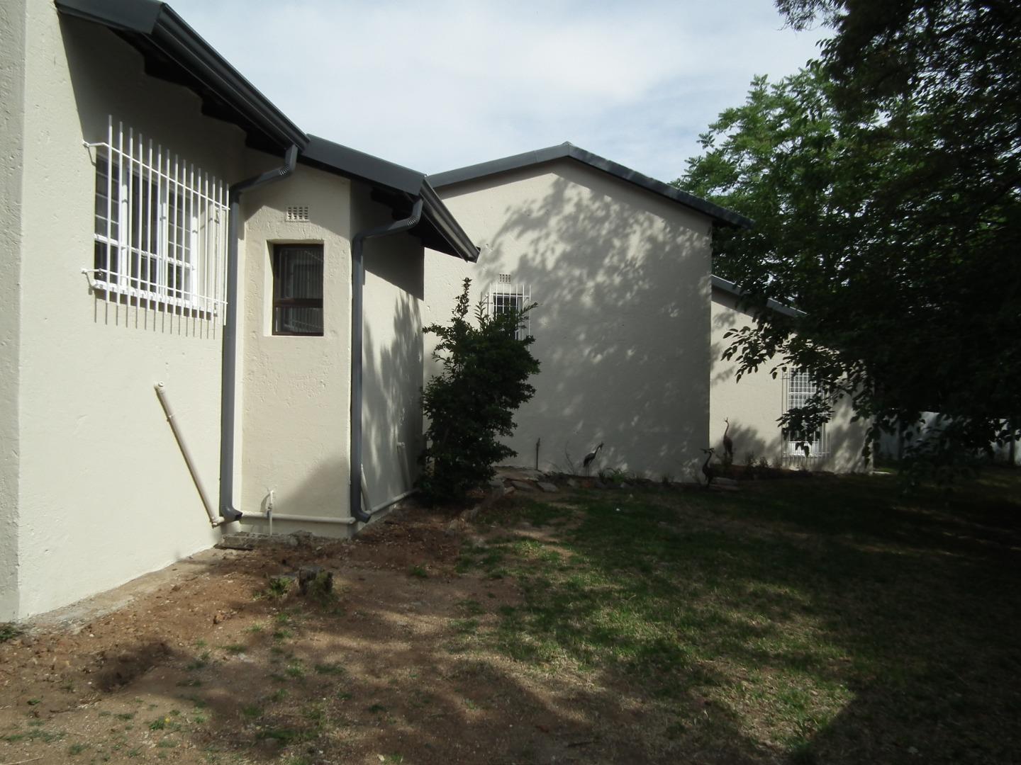756808_21_Malcolm_Pre_Ridge_Renovated_030.JPG