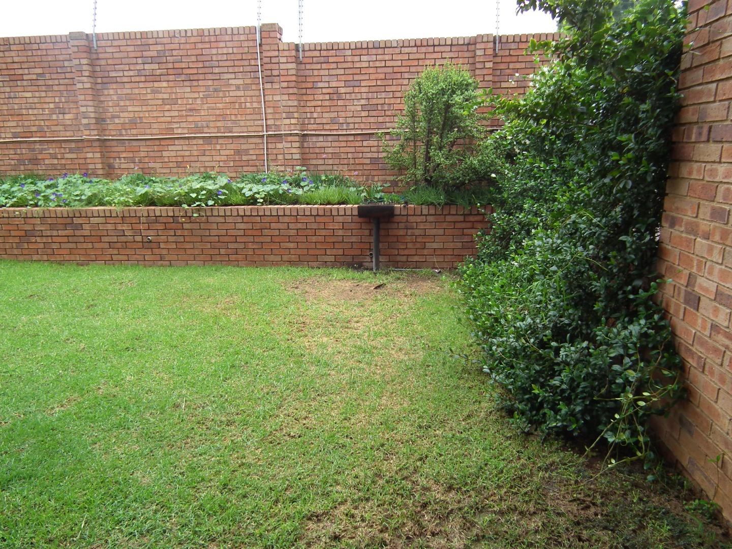 732311_16_Enfield_006.JPG