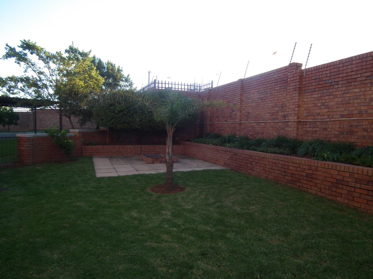 732311_16_Enfield_leeg_017.JPG